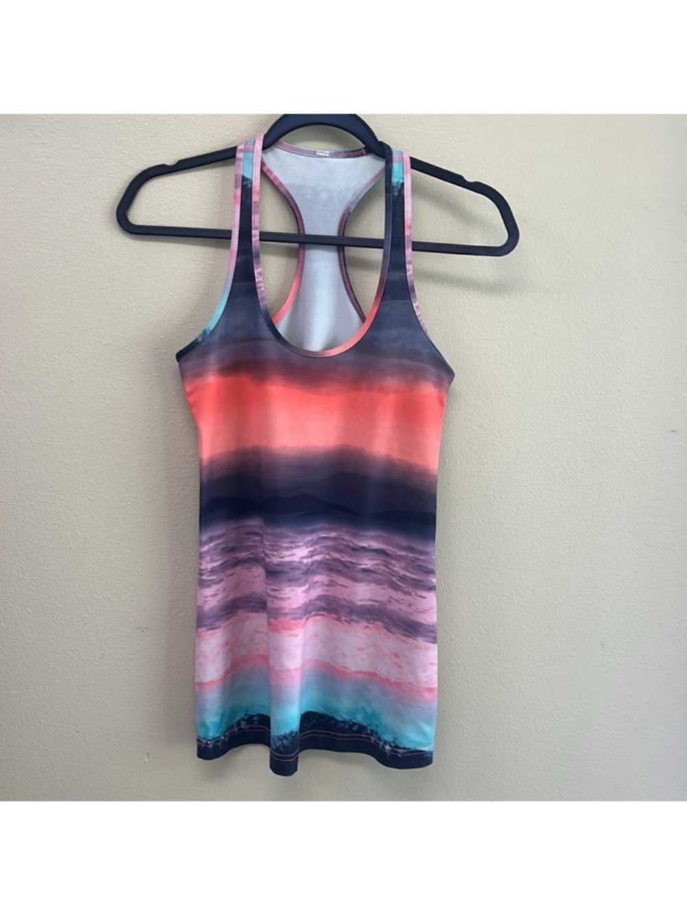 Lululemon- Women's Multicolor Sunset-Stripe Racerback Tank Top size 6 ( flaw)